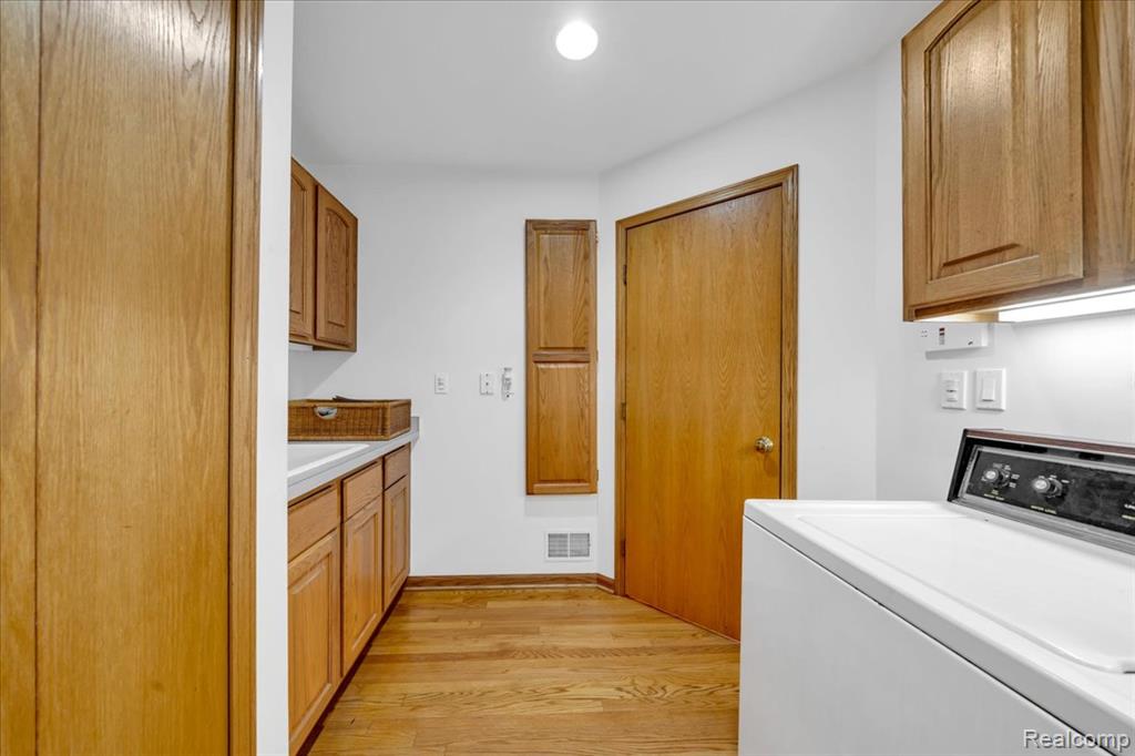 8808 Big Lake Road, Clarkston, MI — Photo 18