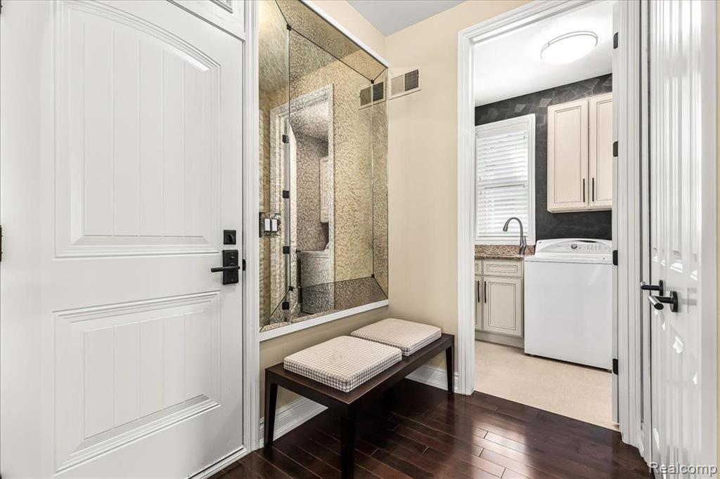 10744 WATERFALL Court, 19, South Lyon, MI 48178 — Photo 6