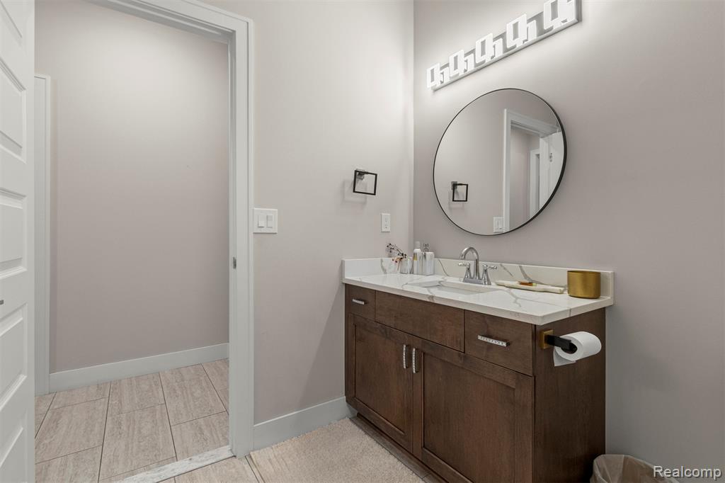 8615 Greendale Drive, Sterling Heights, MI 48312 — Photo 25