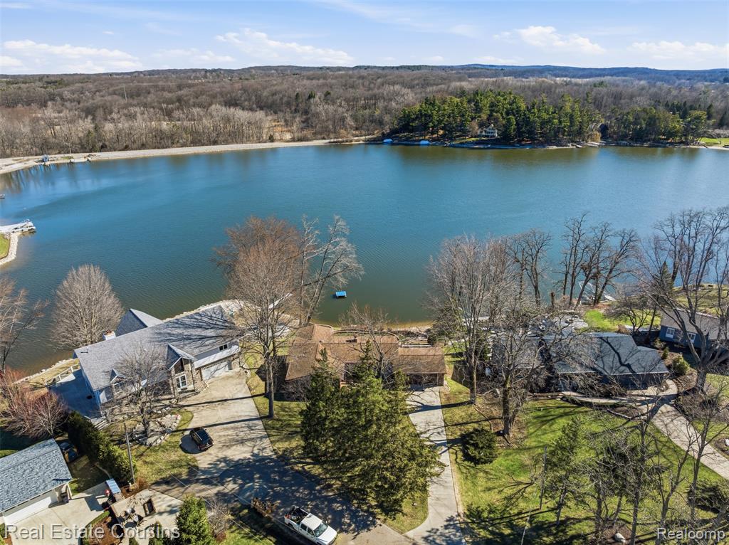 8028 Ore Knob Drive, Fenton, MI 48430 — Photo 8