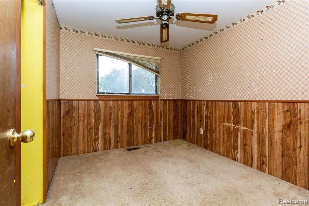 4996 Sanford Drive, Sterling Heights, MI 48310 — Photo 18