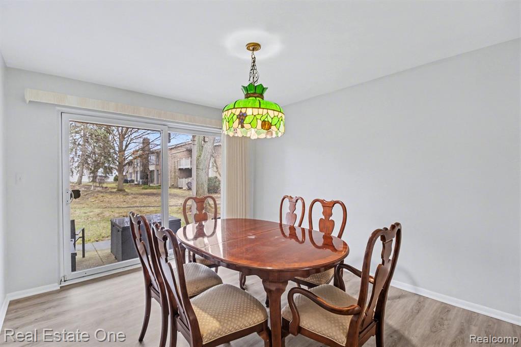 7329 Creek View Circle, West Bloomfield, MI — Photo 10