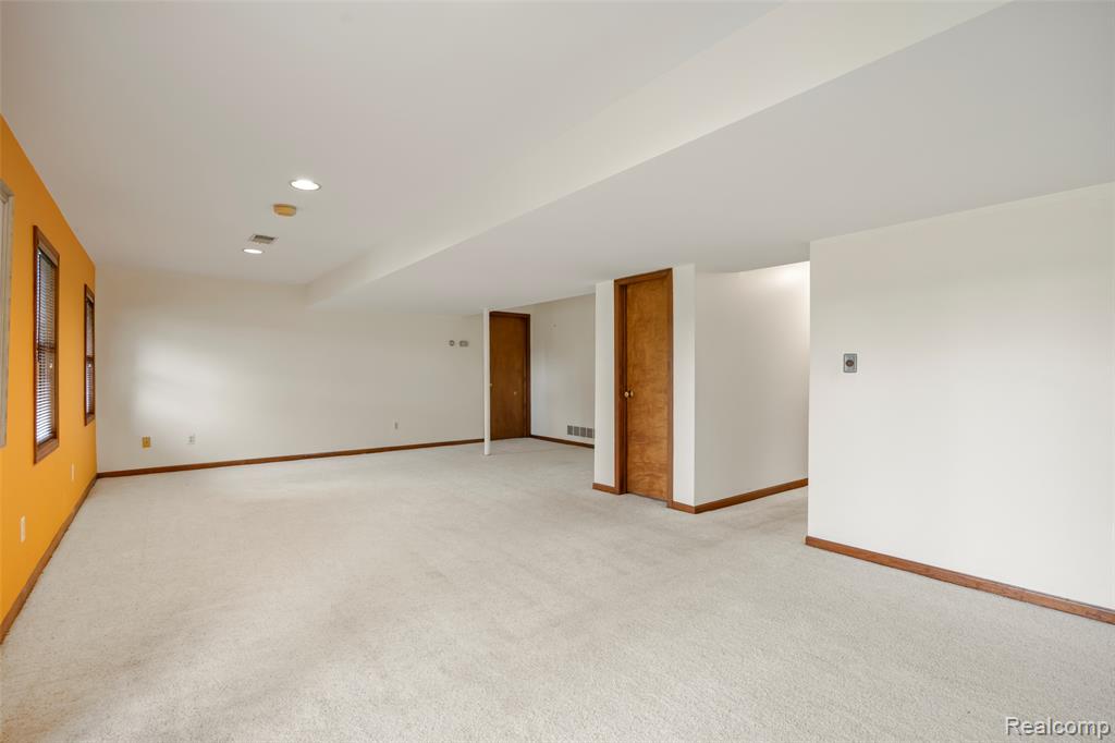 59692 Barkley Drive, New Hudson, MI 48165 — Photo 25