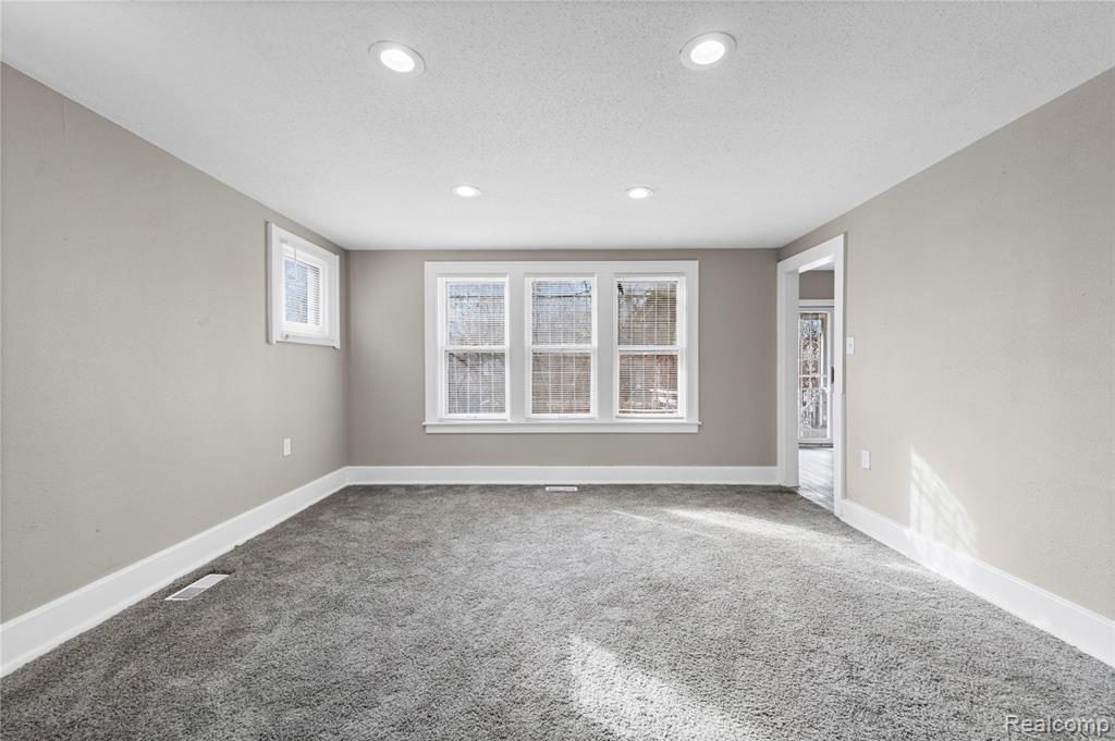 13100 Wilshire Drive, Detroit, MI 48213 — Photo 8
