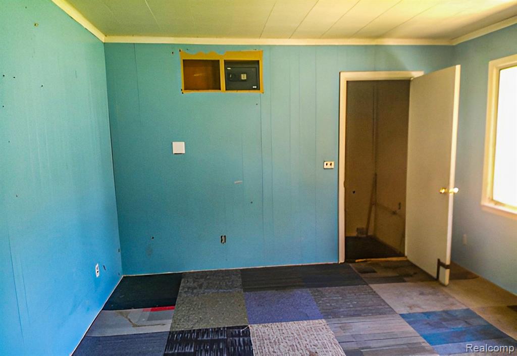 433 Crestview Street, Flushing, MI 48433 — Photo 13