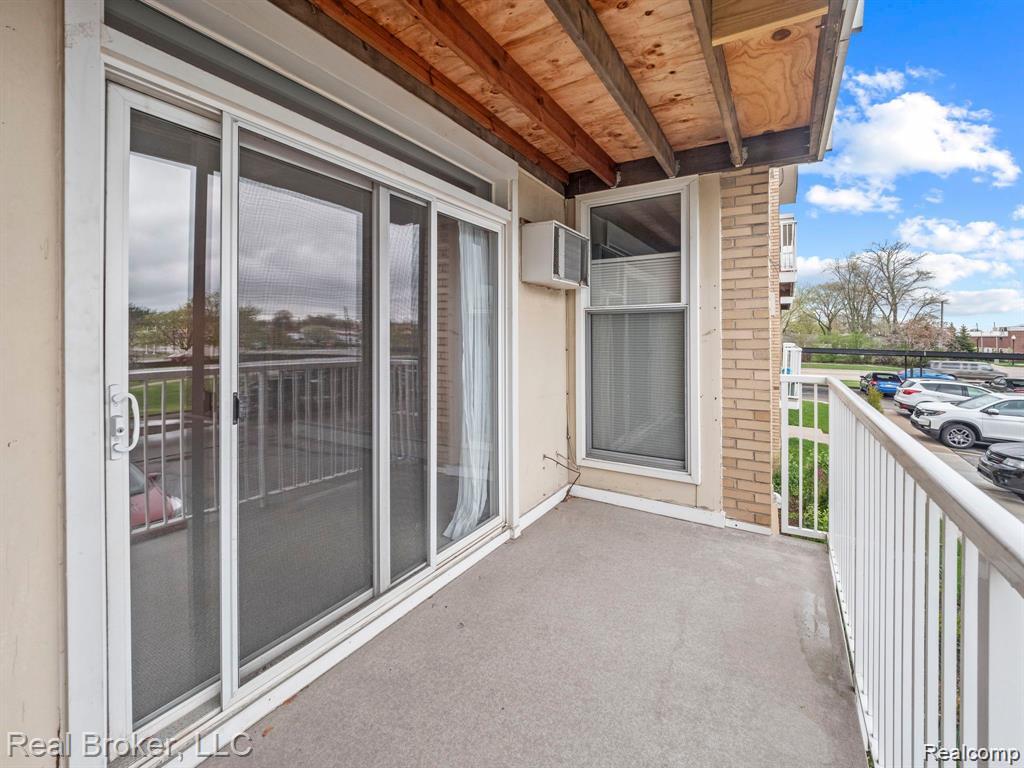 4905 Crooks Road, Royal Oak, MI 48073 — Photo 2