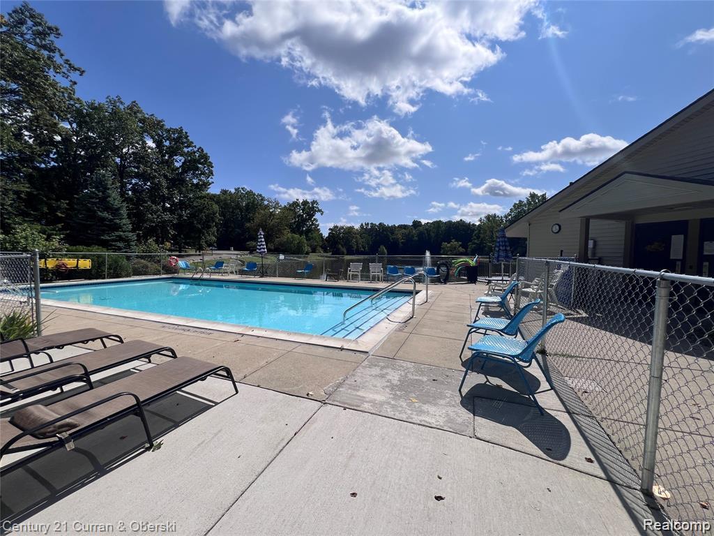 62072 Yorktown - Unit 4, South Lyon, MI 48178 — Photo 29