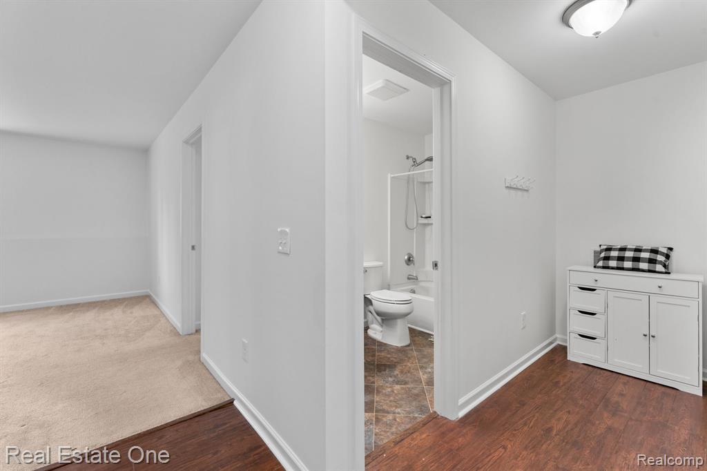 3513 Amber Oaks Drive, Howell, MI 48855 — Photo 28