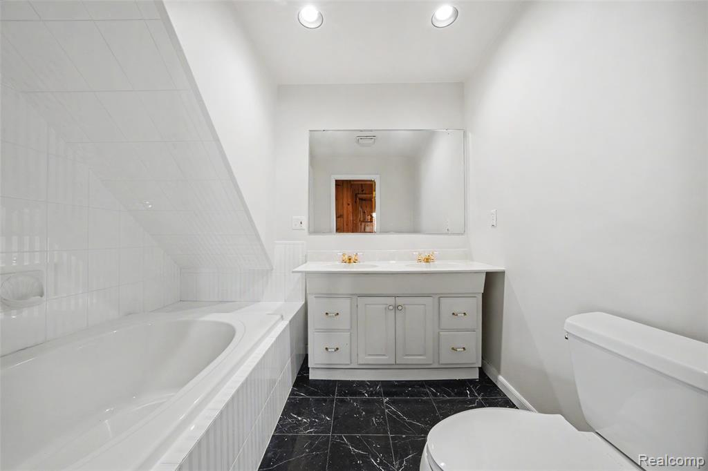 7774 Colony Drive, Clay, MI 48001 — Photo 20