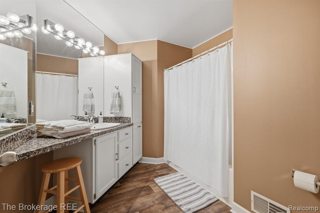 6060 Hearthside Place, Grand Blanc, MI 48439 — Photo 21