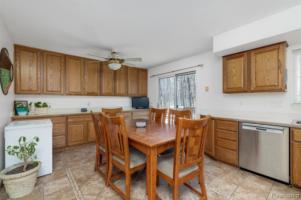 7312 LINDEN Road, Fenton, MI 48430 — Photo 10