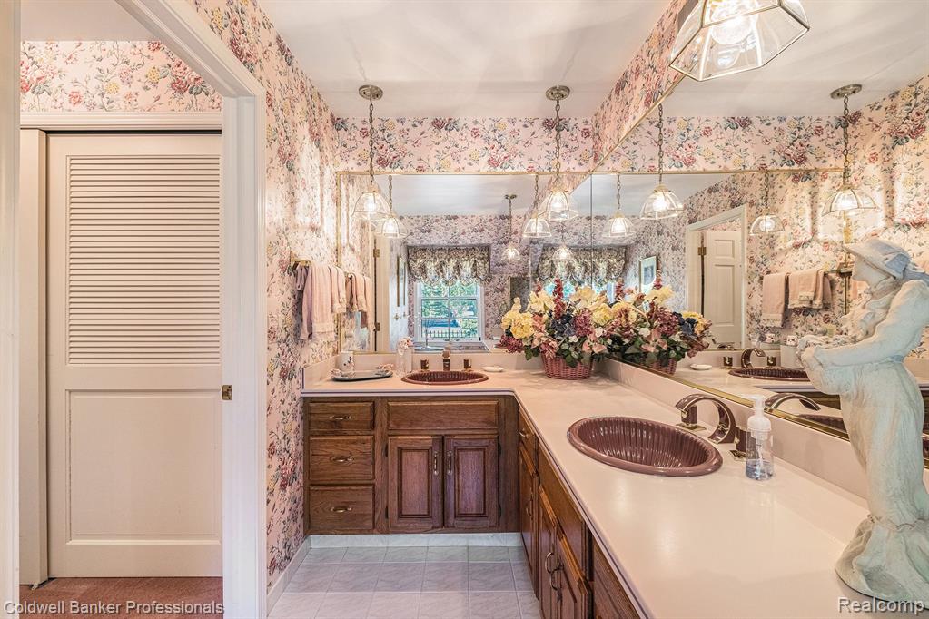 2103 E NEWARK Road, Lapeer, MI 48446 — Photo 24