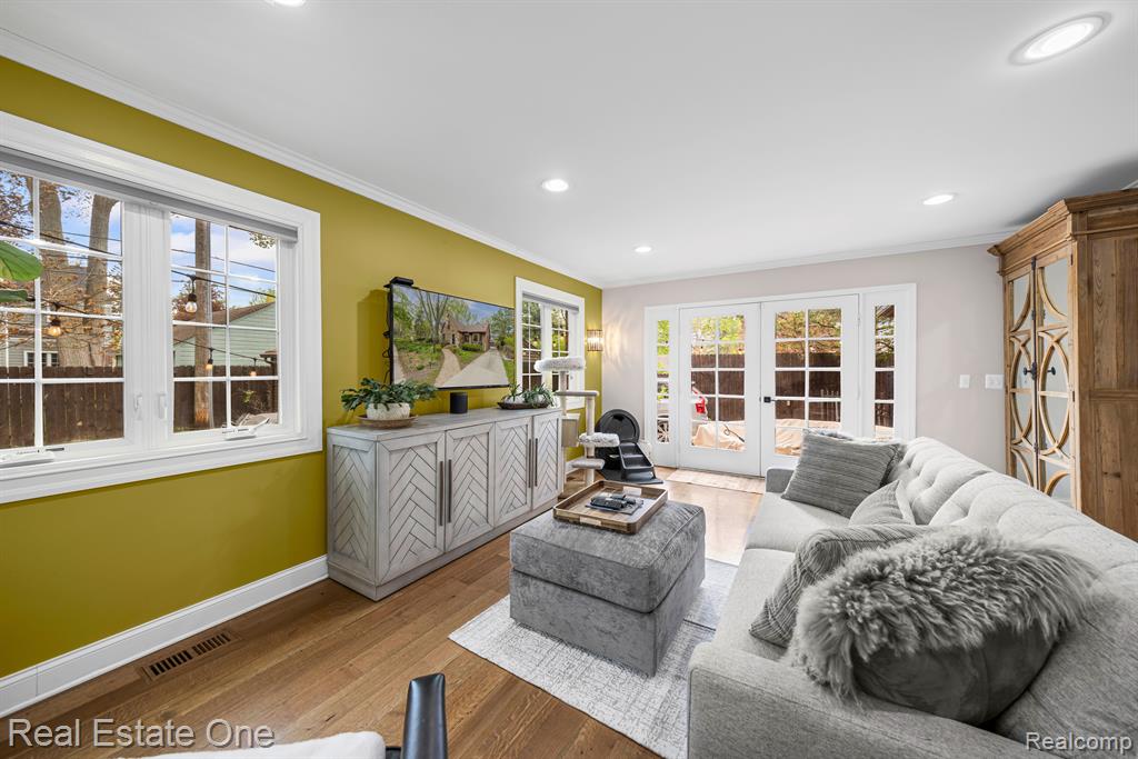 33 SYLVAN Avenue, Pleasant Ridge, MI — Photo 14