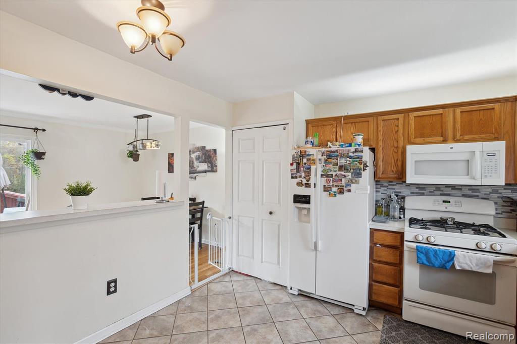 44563 SAVERY Drive, Canton, MI 48187 — Photo 10