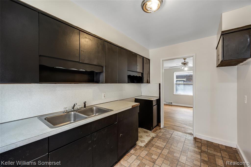 16260 Collingham Drive, Detroit, MI 48205 — Photo 9