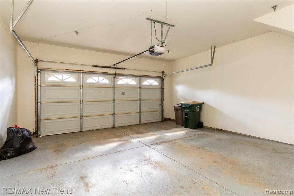 1611 E LAKEVIEW Lane, Canton, MI 48187 — Photo 27