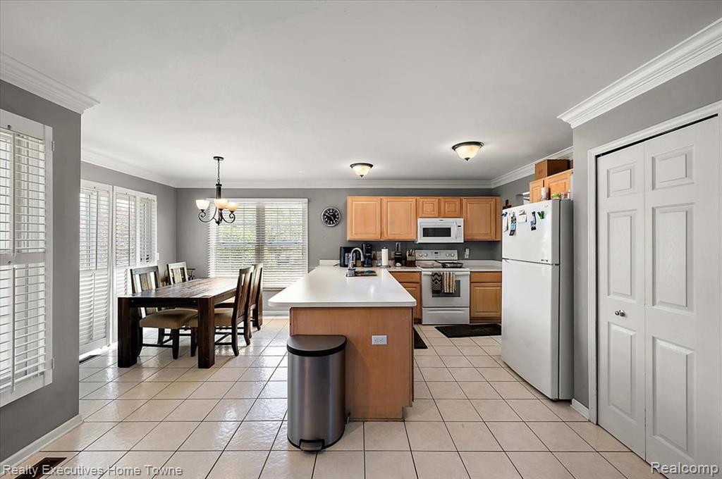 899 Hathaway Dr Drive, Auburn Hills, MI 48326 — Photo 19