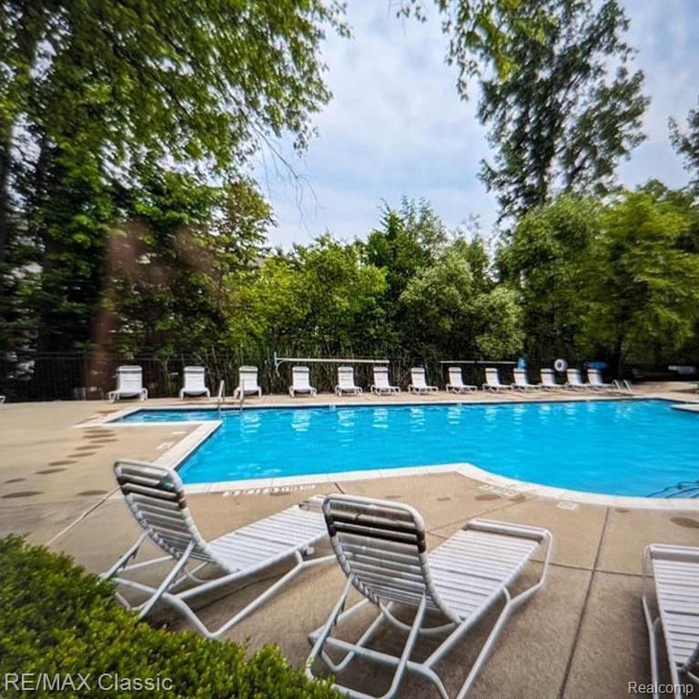 612 Pointe Drive, Walled Lake, MI 48390 — Photo 25