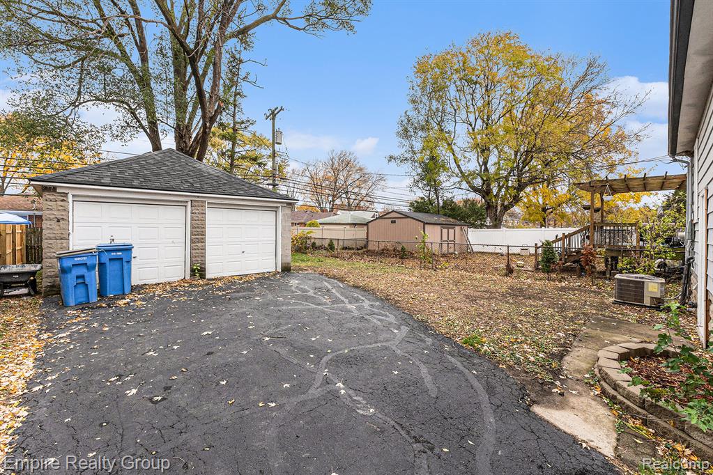 4454 Monroe Street, Dearborn Heights, MI 48125 — Photo 18