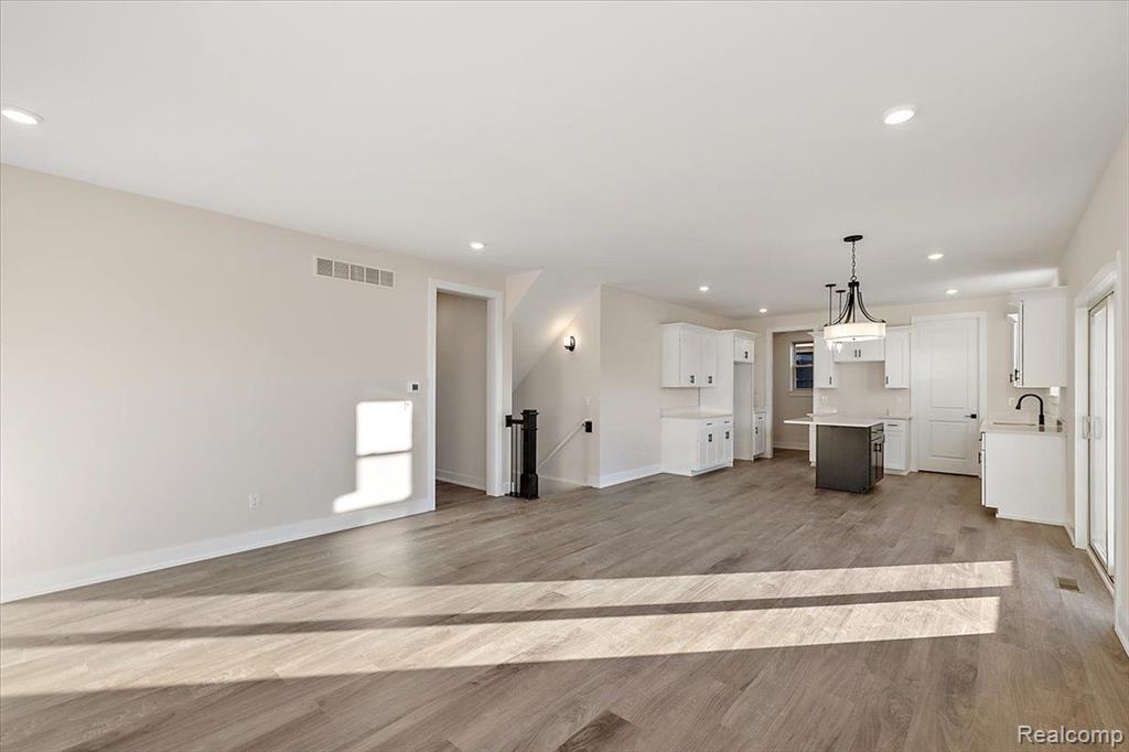 4160 Spring Meadows Drive, Sterling Heights, MI 48314 — Photo 12