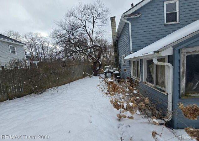 605 MONROE Street, Marshall, MI 49068 — Photo 8