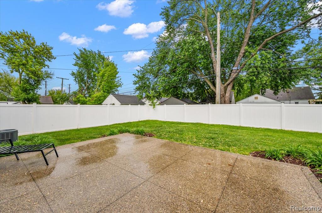 22716 Stephens Street, Saint Clair Shores, MI 48080 — Photo 9