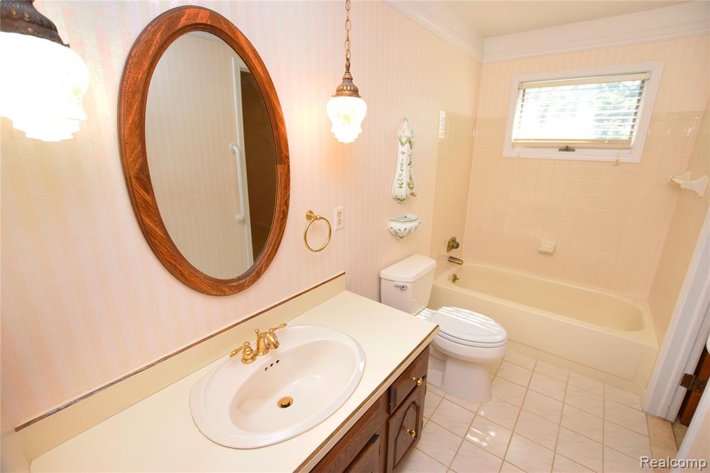 5340 Brobeck Street, Flint, MI 48532 — Photo 11
