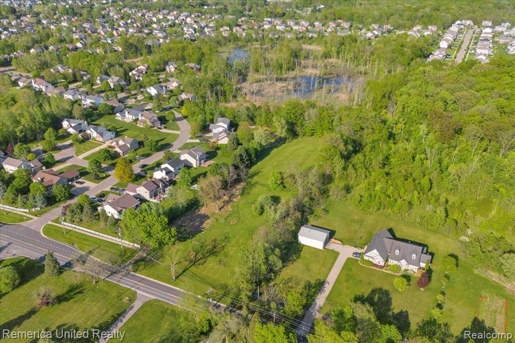 25100 MARTINDALE Road, South Lyon, MI, 48178