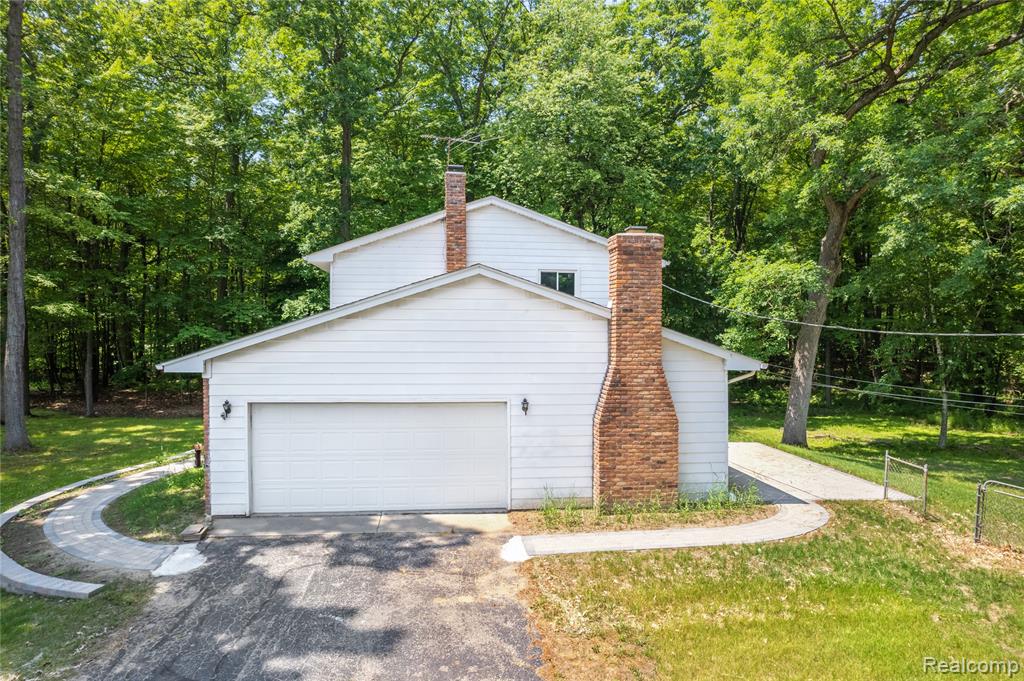 6650 ELIZABETH LAKE Road, Waterford, MI 48327 — Photo 5