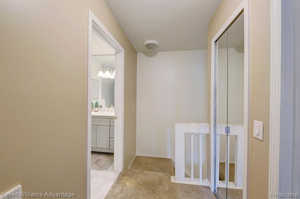 1612 WIMBLEDON Drive, Walled Lake, MI 48390 — Photo 16
