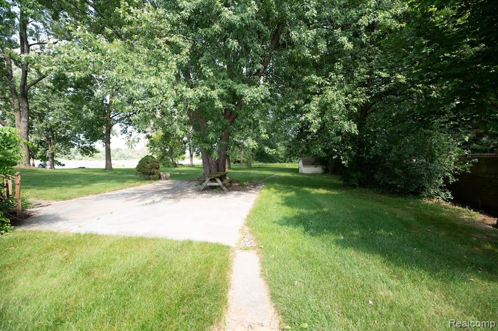 880 Bay Street, Pontiac, MI 48342 — Photo 13
