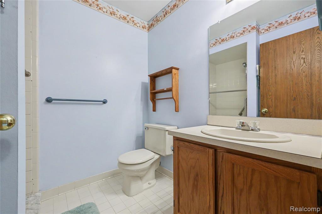 41302 Fortuna Drive E, Clinton Twp, MI 48038 — Photo 23