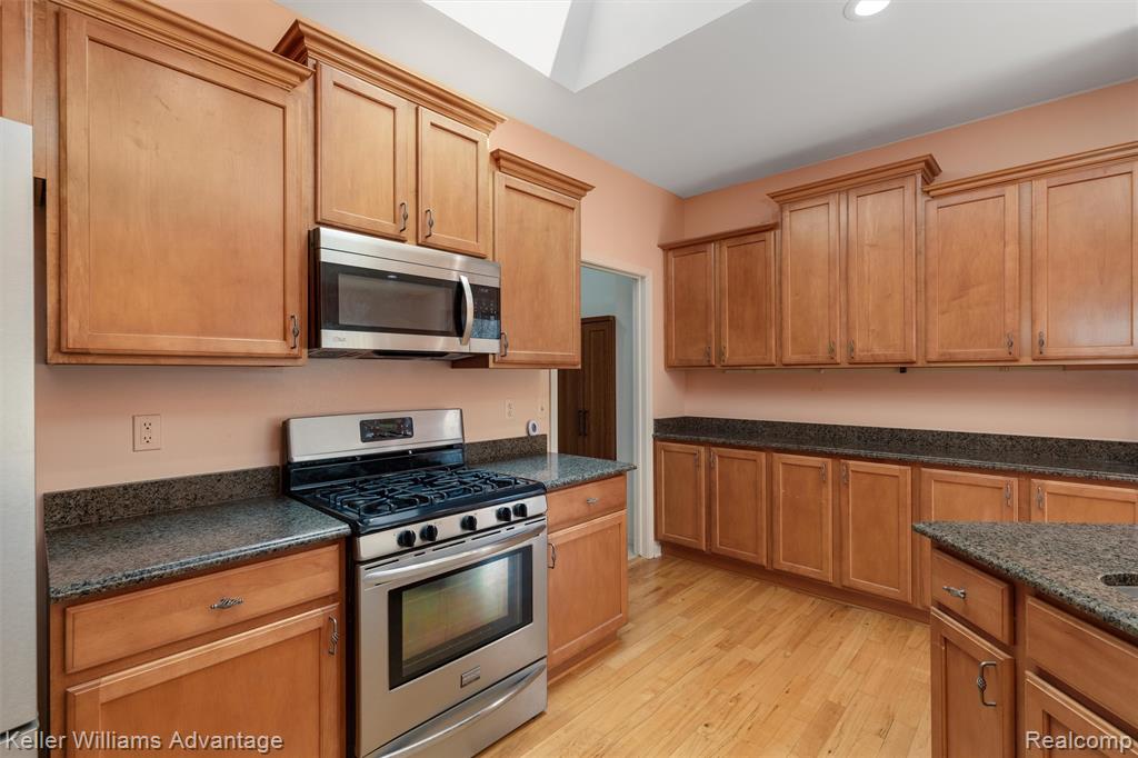 50003 Samuel Court, Shelby Twp, MI 48317 — Photo 10