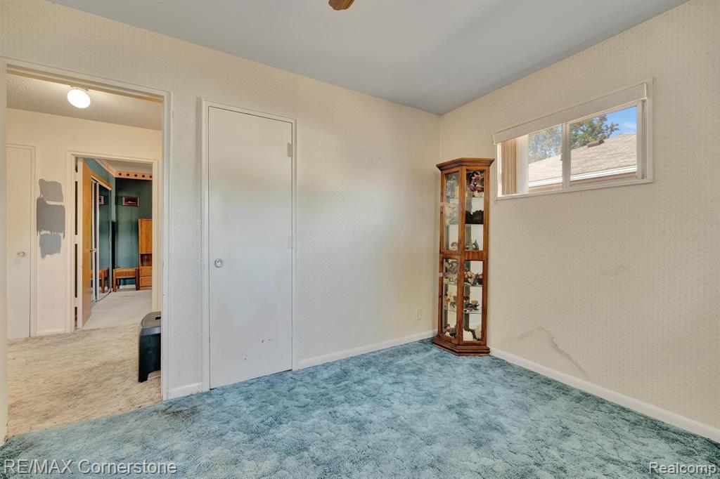 500 N LEONA Avenue, Garden City, MI — Photo 17