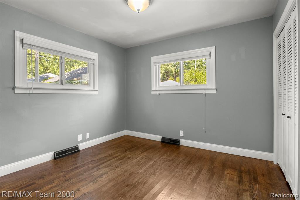 421 GARDENDALE Street, Ferndale, MI 48220 — Photo 21
