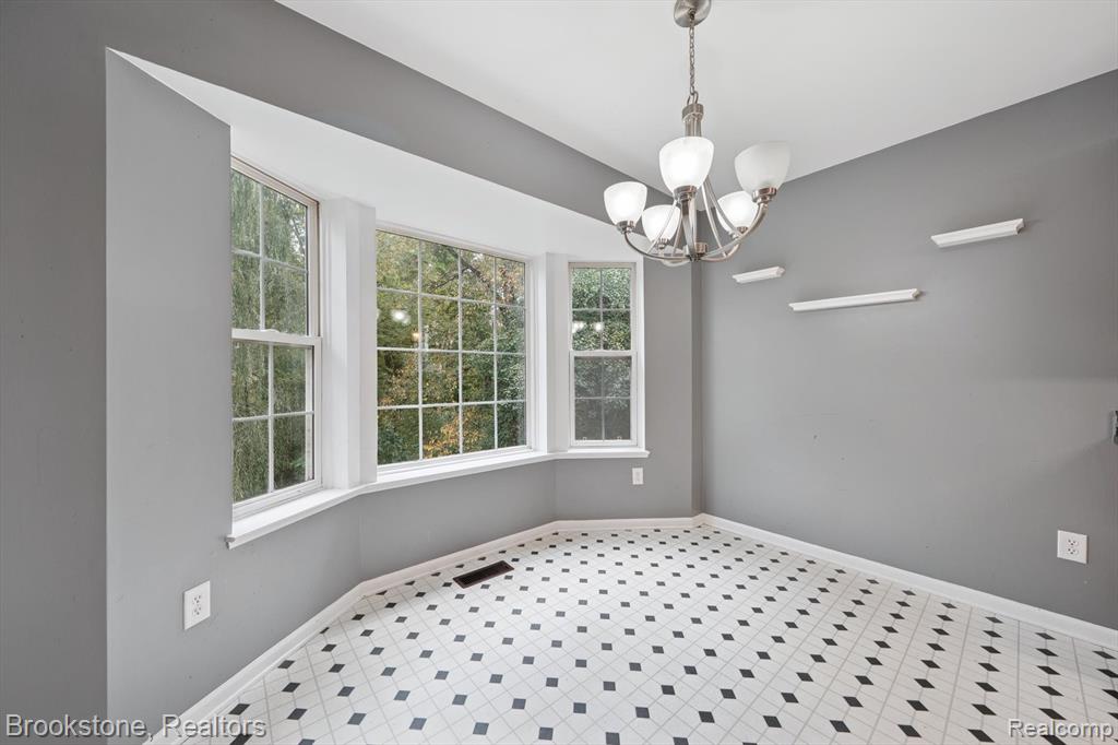 9088 Posey Drive, Whitmore Lake, MI 48189 — Photo 12