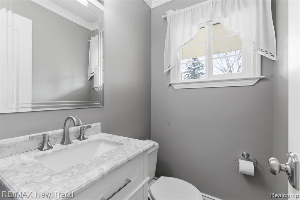 1043 Westview Road, Bloomfield Hills, MI 48304 — Photo 21