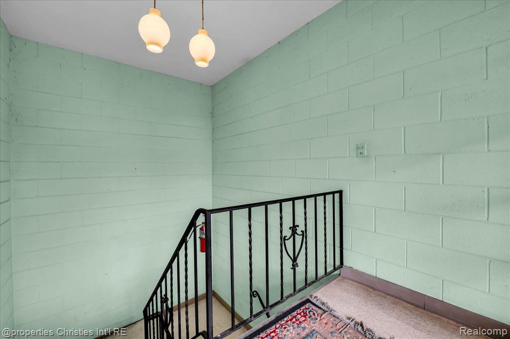 20231 Kelly Road, Harper Woods, MI 48225 — Photo 7