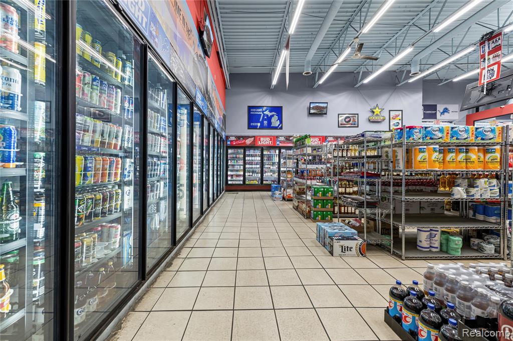 7512 9 Mile E, Macomb, MI 48091 — Photo 11