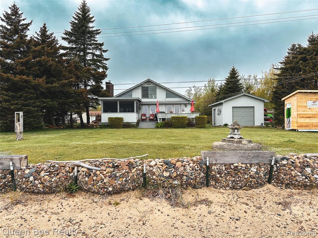 2109 S Lakeshore Road, Harbor Beach, MI 48441 — Photo 2