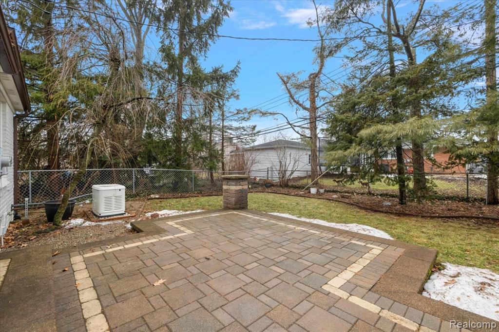16244 Lauderdale Avenue, Beverly Hills, MI 48025 — Photo 53