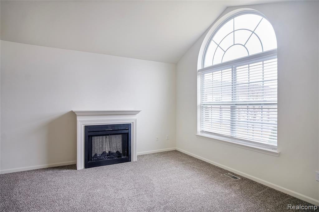 29742 Fox Run Circle, Warren, MI 48092 — Photo 5