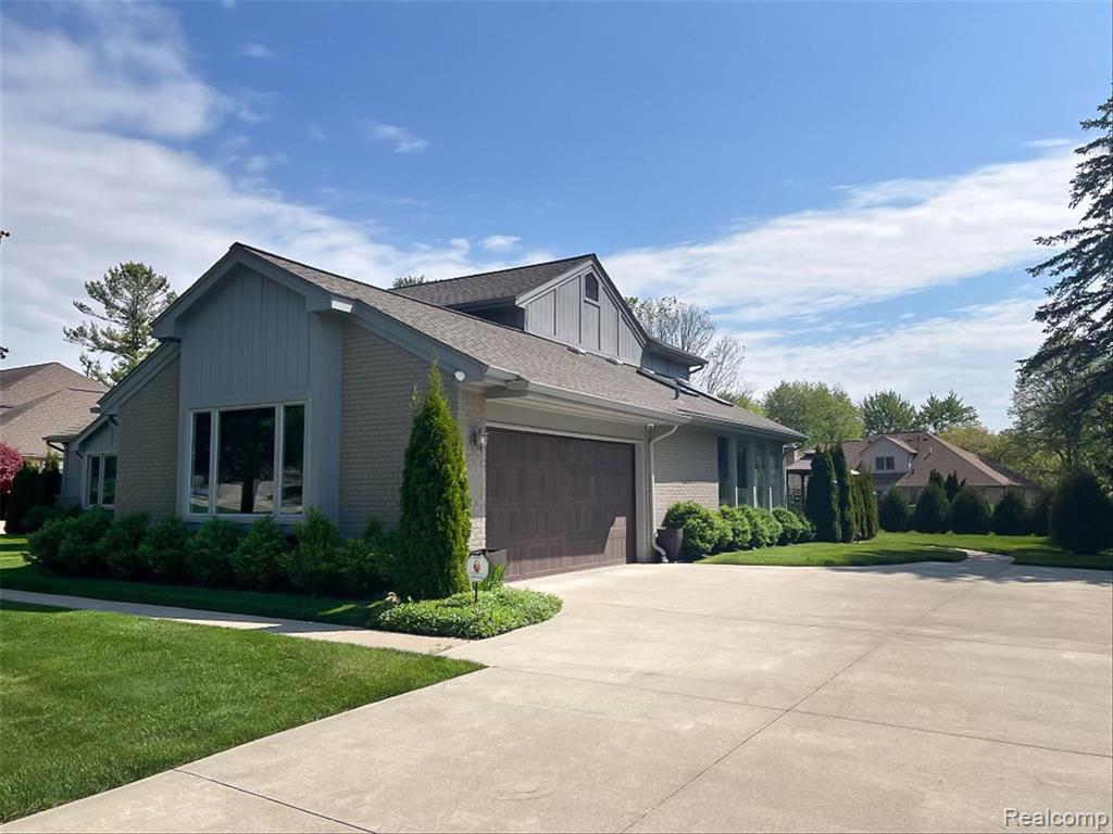 4926 Oak River Drive, Troy, MI 48098 — Photo 34