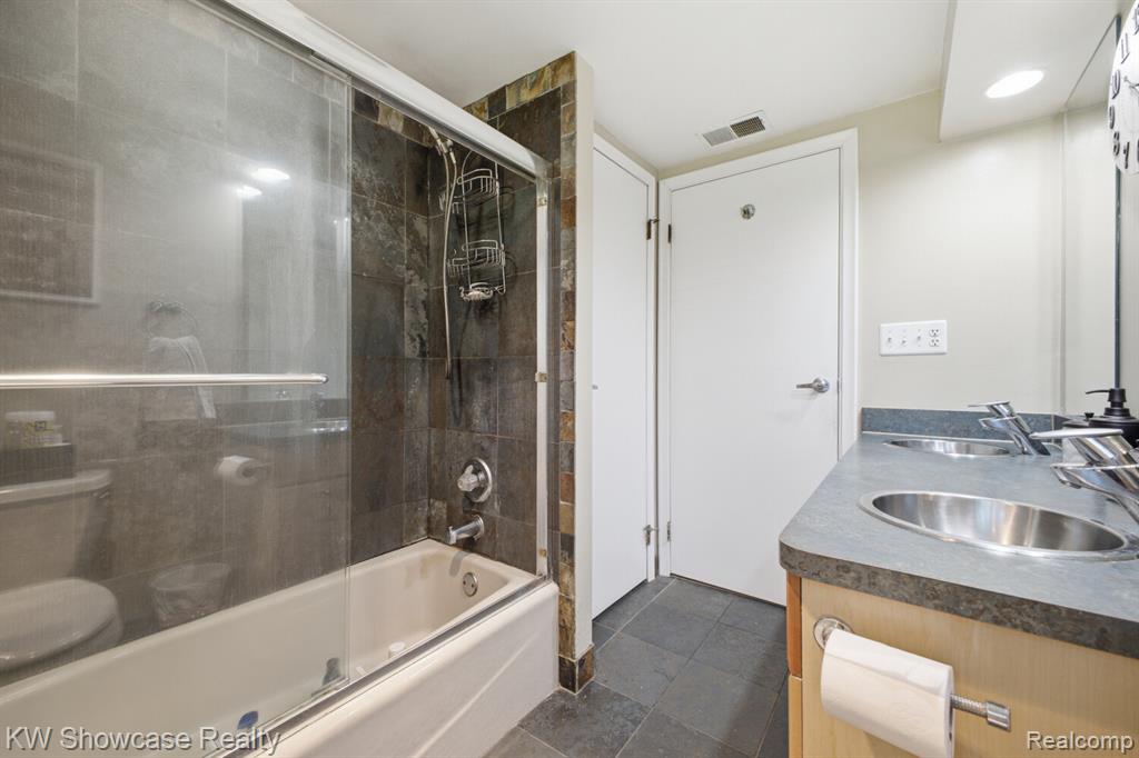 1659 Lockwood, Highland, MI 48356 — Photo 15