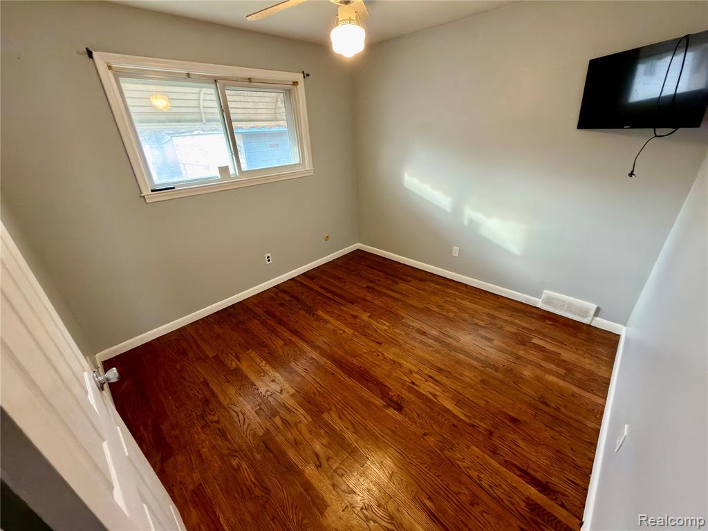 4436 Gertrude Street, Dearborn Heights, MI 48125 — Photo 12