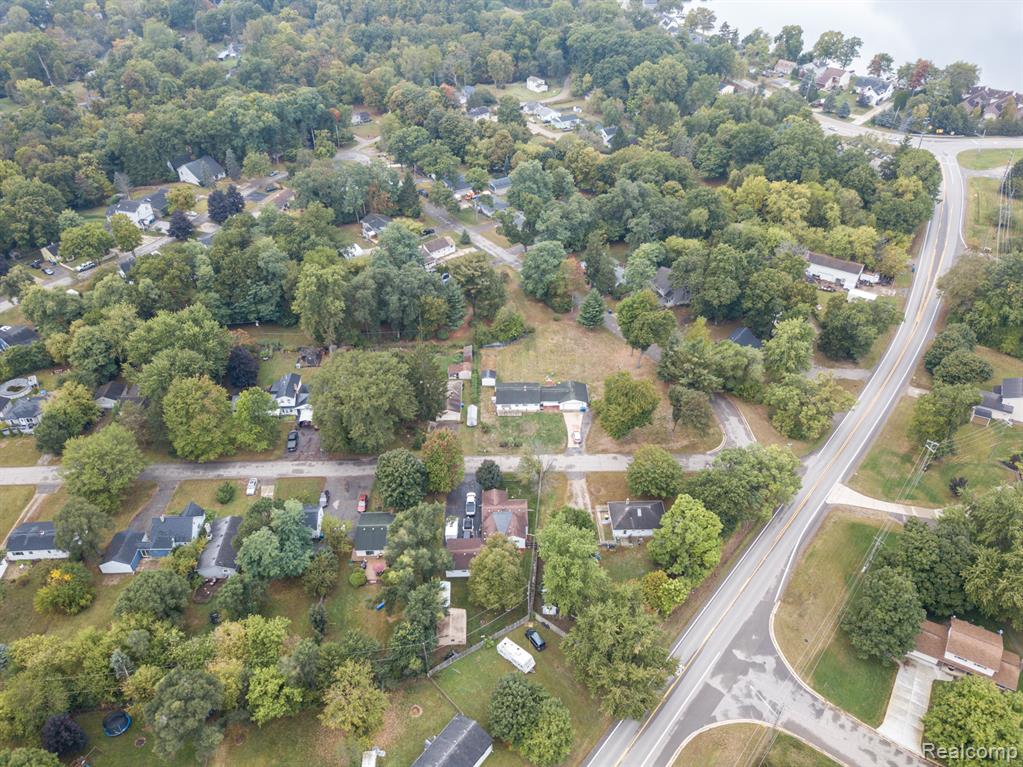 190 Rustic Circle, White Lake, MI — Photo 25