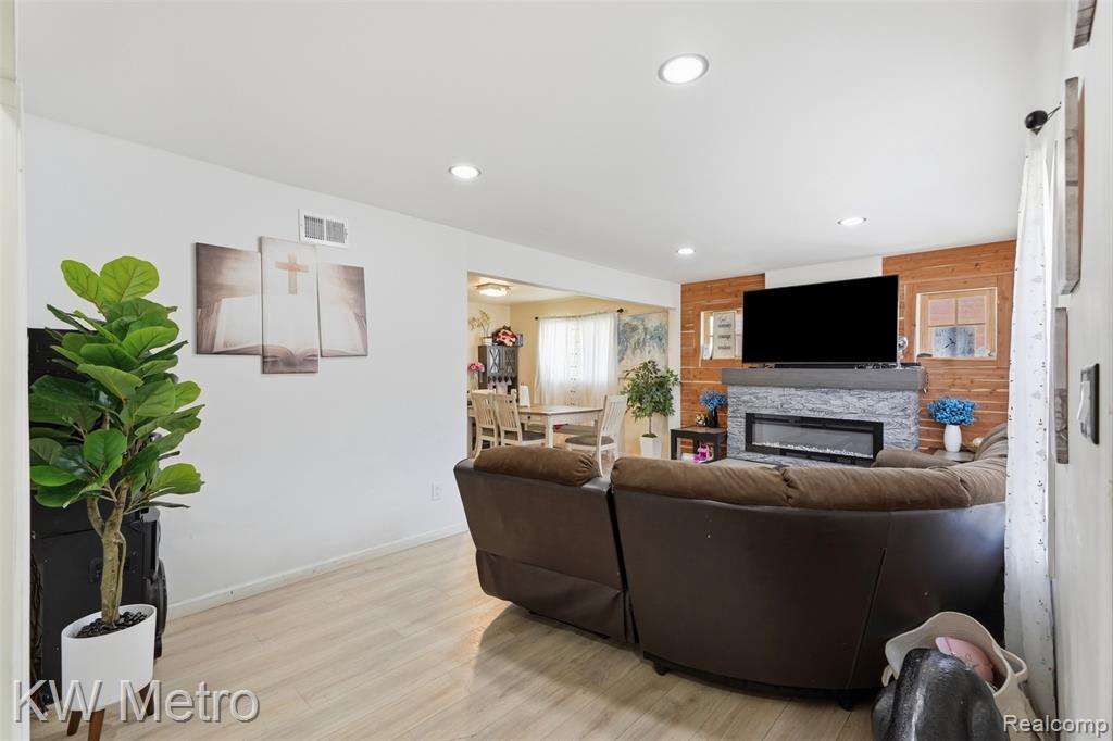 9941 Pinehurst Street, Detroit, MI 48204 — Photo 5
