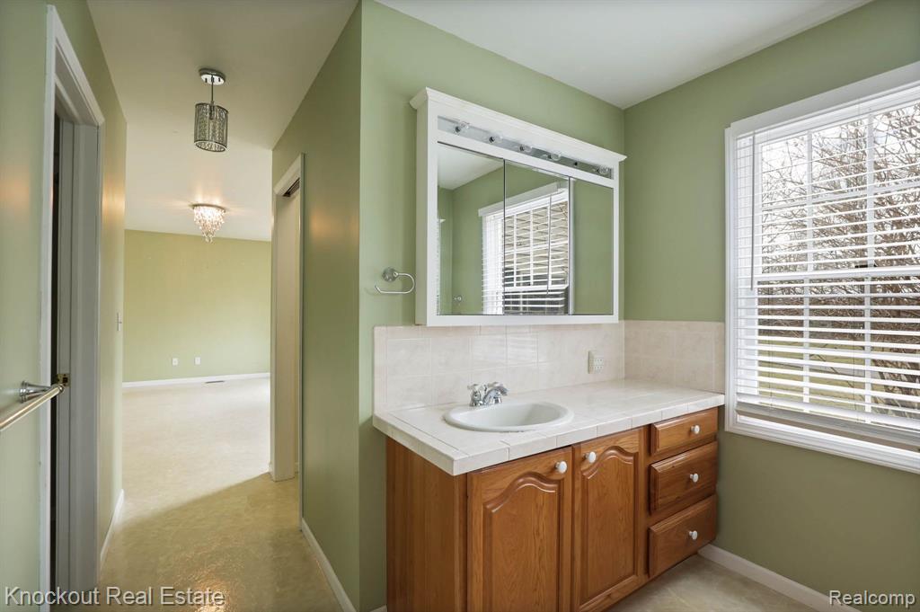 4887 CANTERBURY, Vassar, MI 48768 — Photo 27
