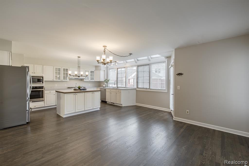 6351 Cherry Tree Court, Rochester Hills, MI 48306 — Photo 18