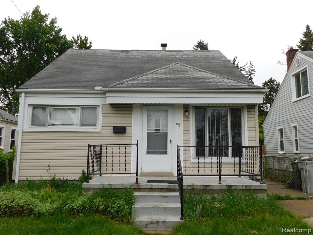 813 E MUIR Avenue, Hazel Park, MI 48030 — front exterior
